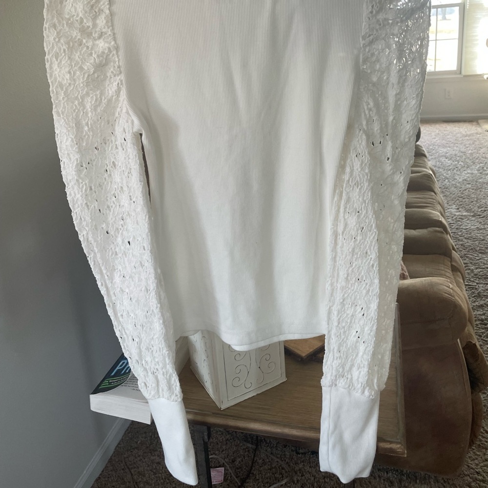 Puff sleeve top - Picture 2 of 3